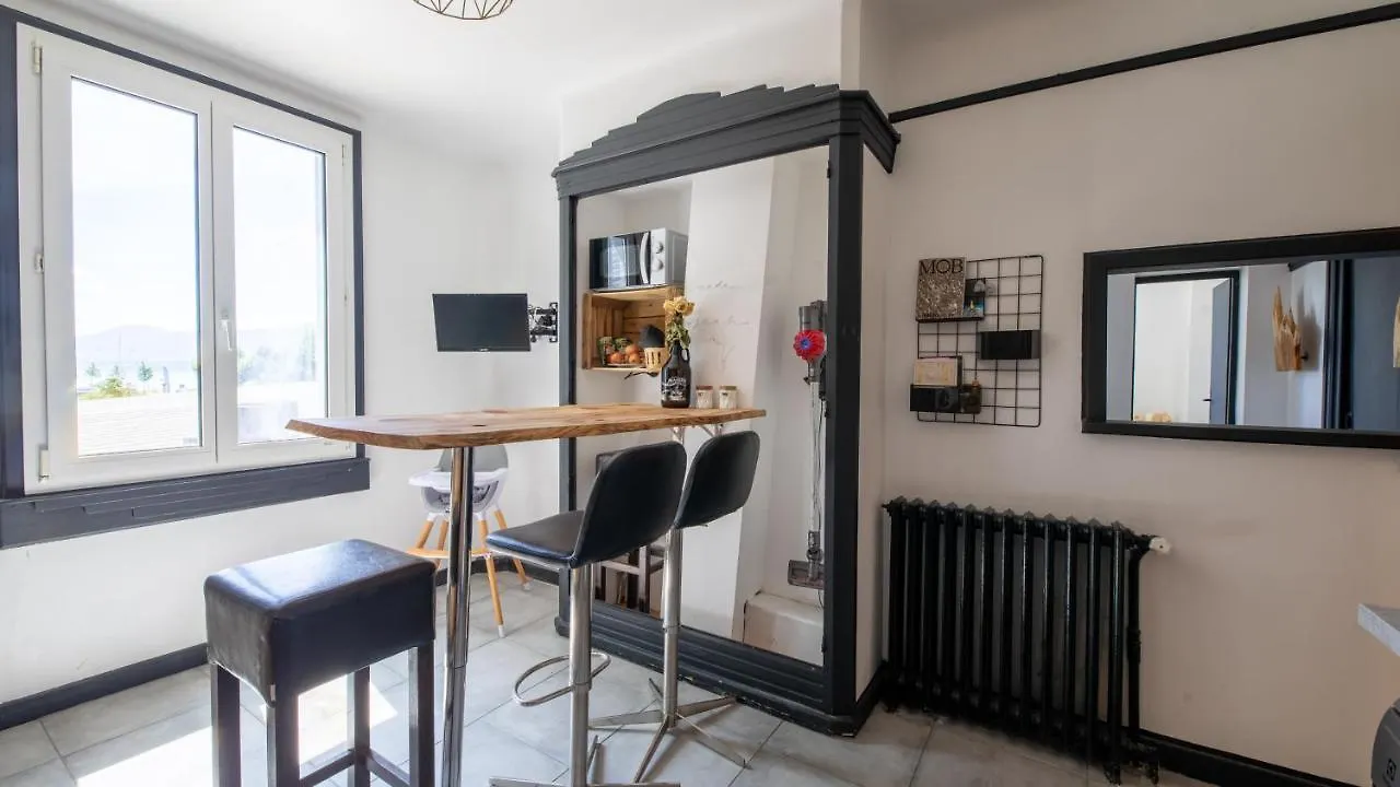 Mamie Jane Suite Deluxe Face Au Lac Tresserve Apartament
