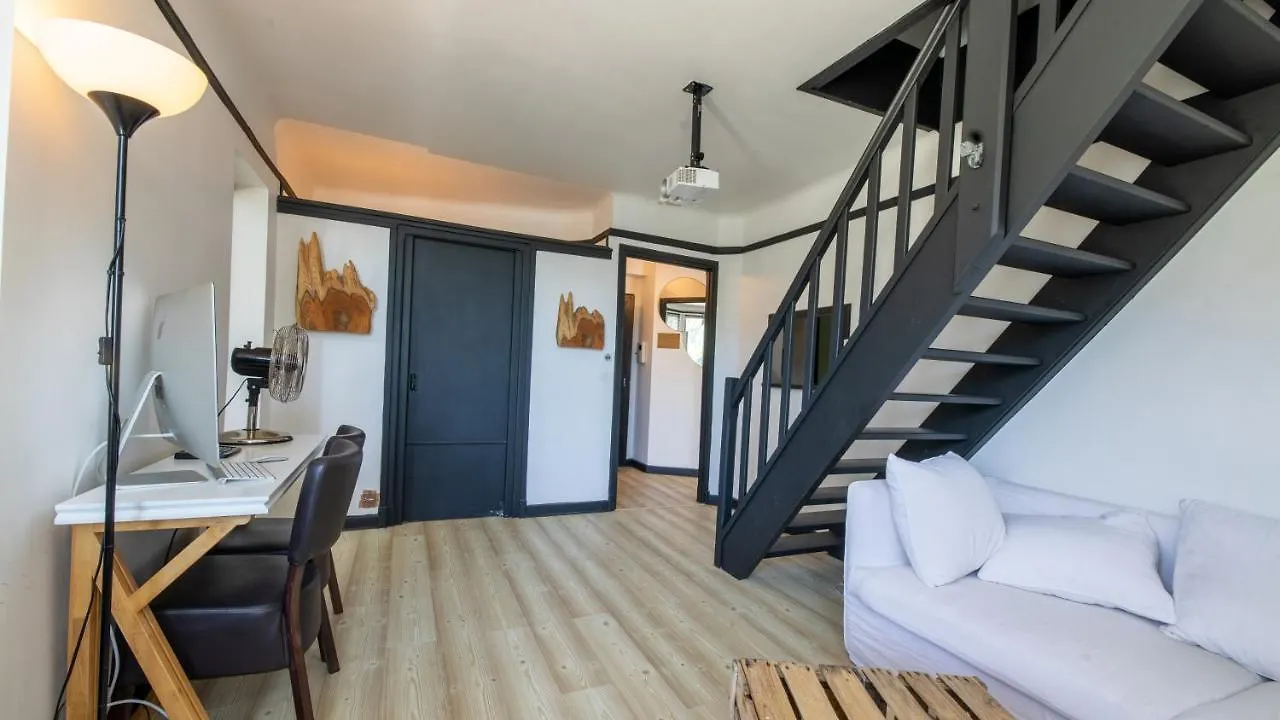 Mamie Jane suite deluxe face au lac Tresserve Appartement