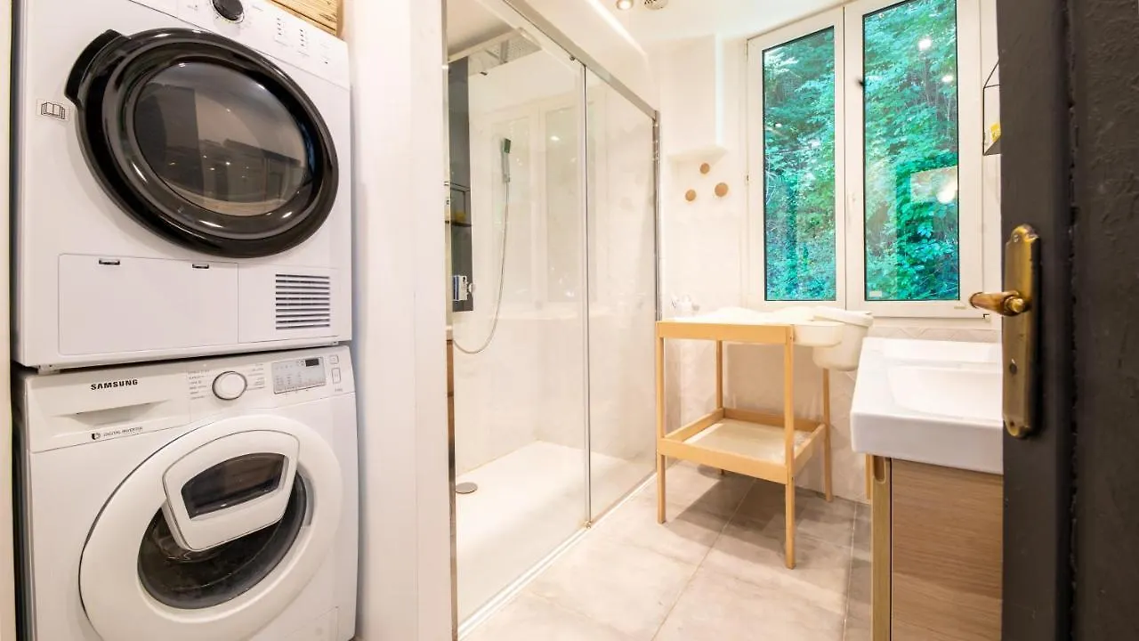 Appartement Mamie Jane suite deluxe face au lac Tresserve France