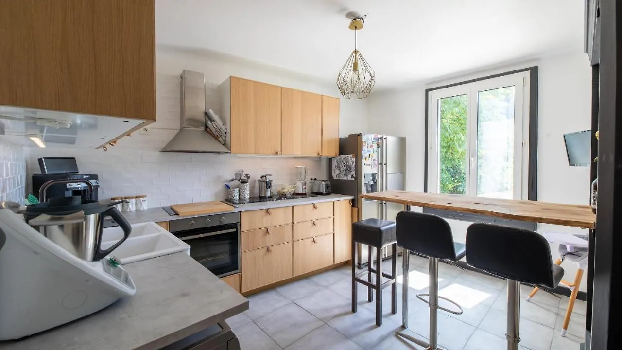Mamie Jane suite deluxe face au lac Tresserve Appartement
